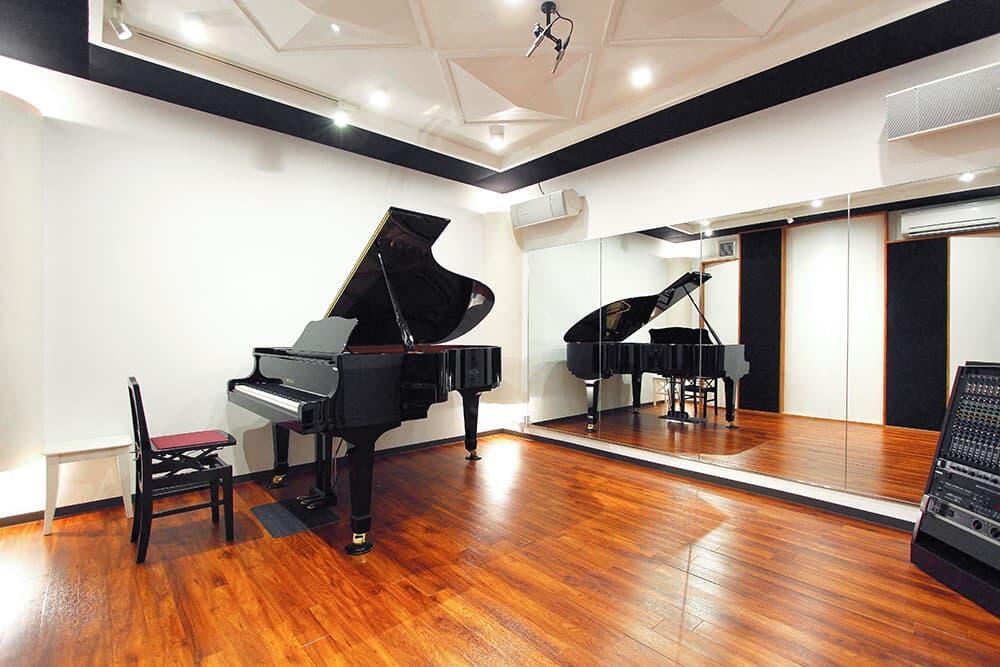 ABOUT SOUND STUDIO NOAH 2